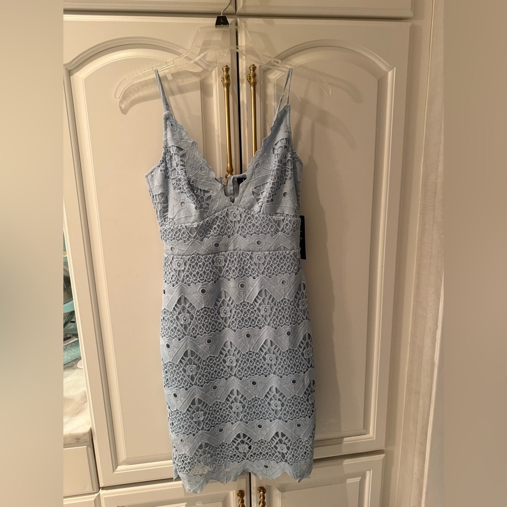 Lulus Lace crochet baby Blue Dress NWT - Picture 4 of 5